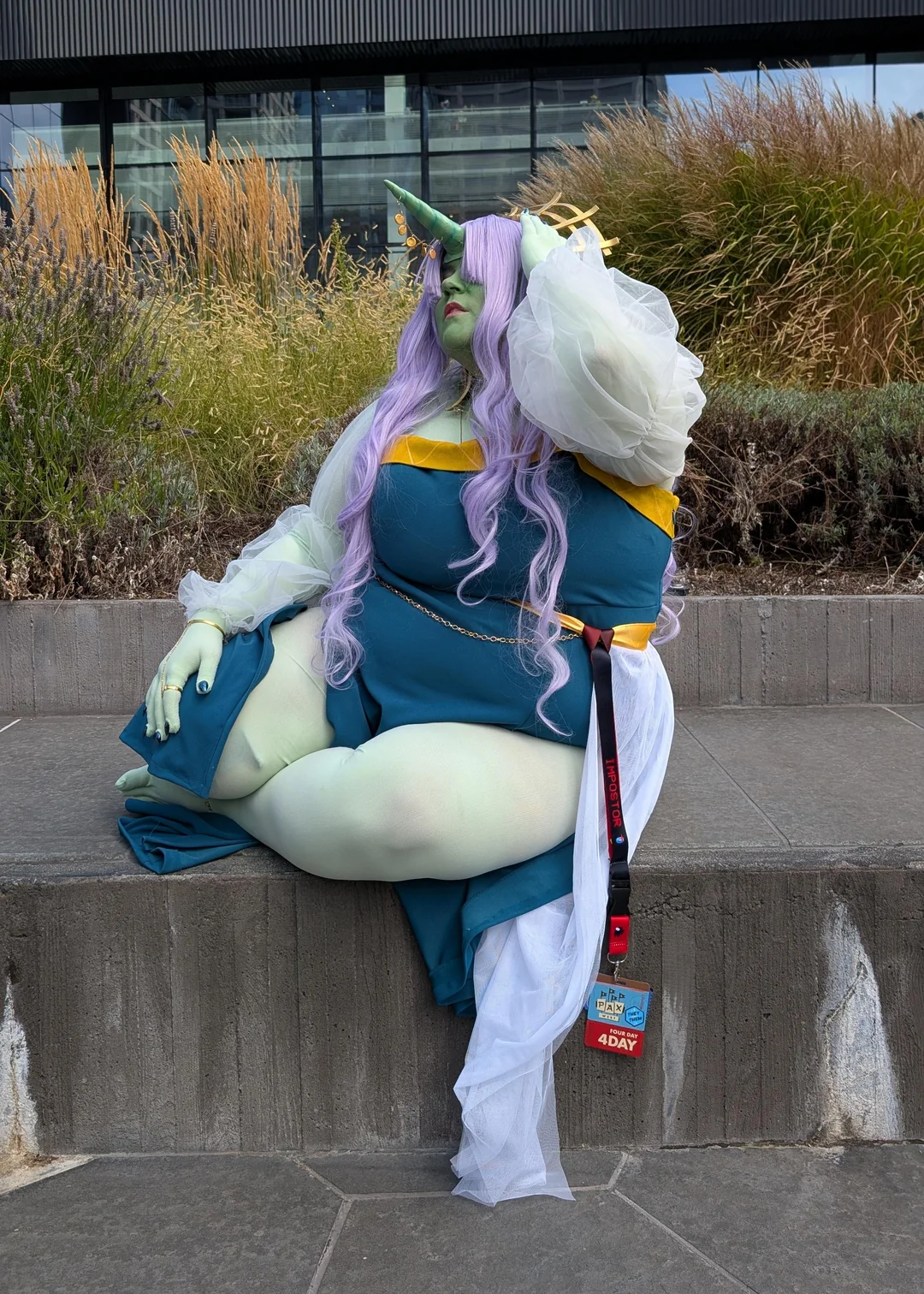 Nonupeipe cosplayer in her classic in-game pose.